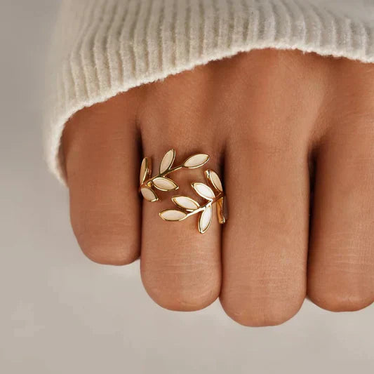 Karla | Hvit Opalblad Justerbar Ring