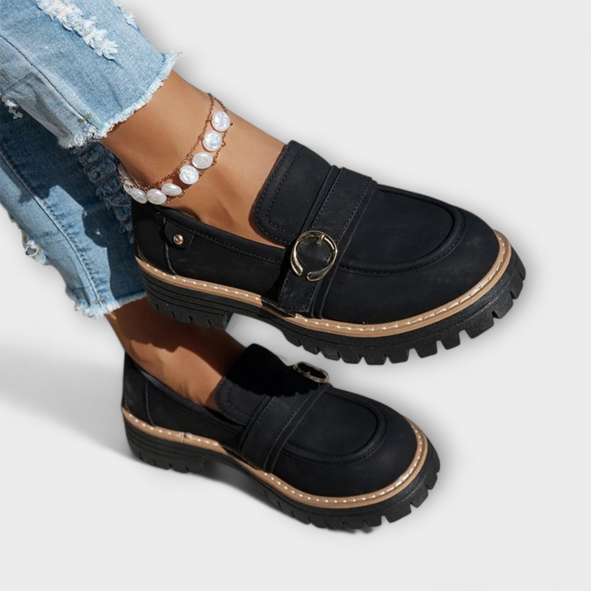 Kari | Spenne Suede Loafers