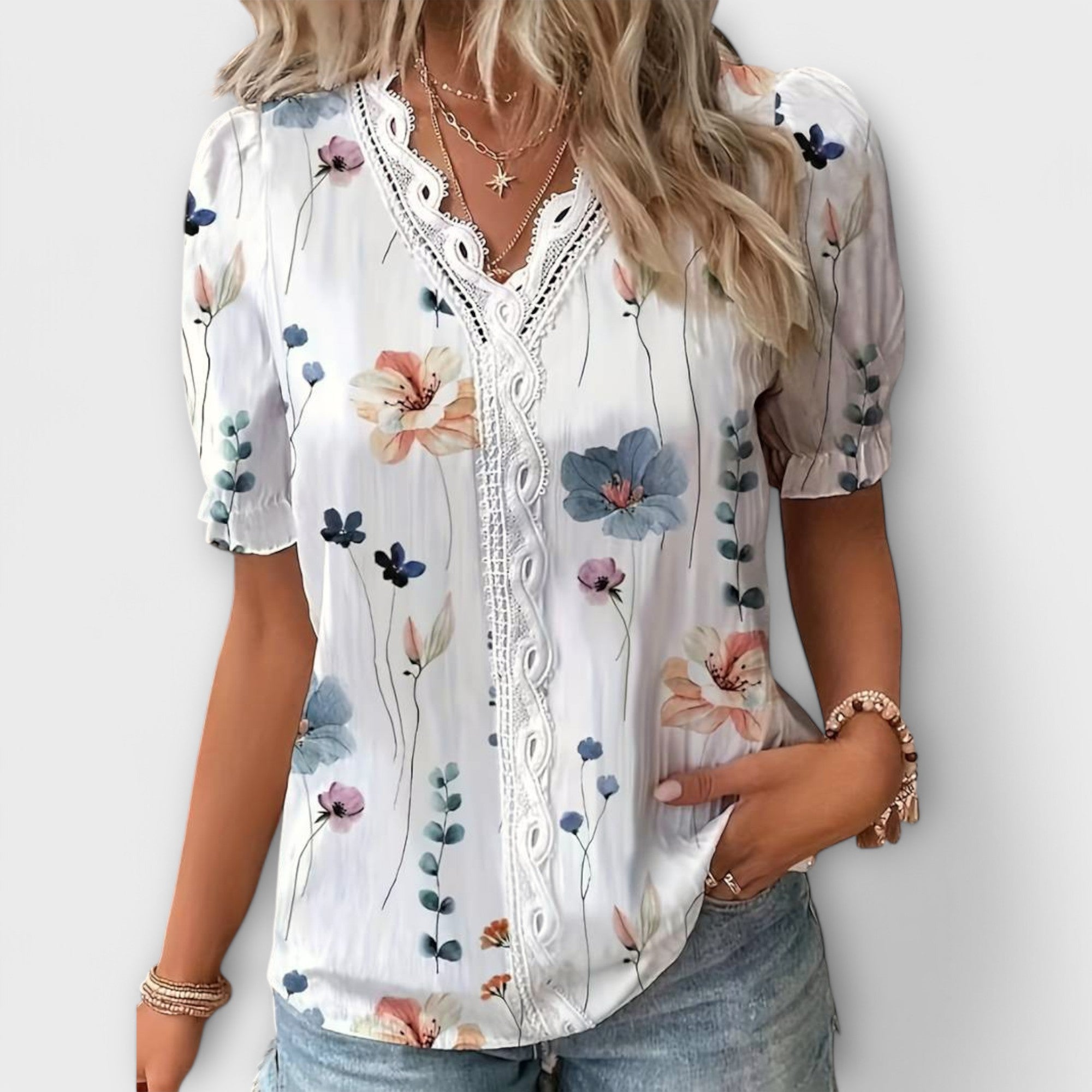 Emily | Fashionabel Bluse med V-hals