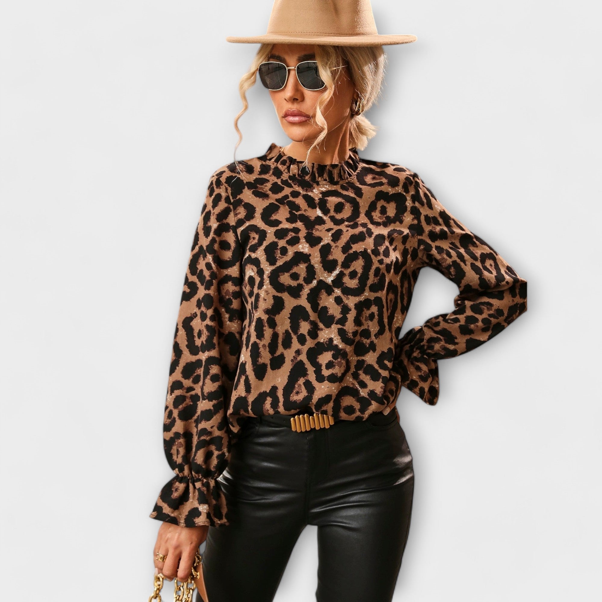 Kayla | Leopardbluse med Plisserte Krage