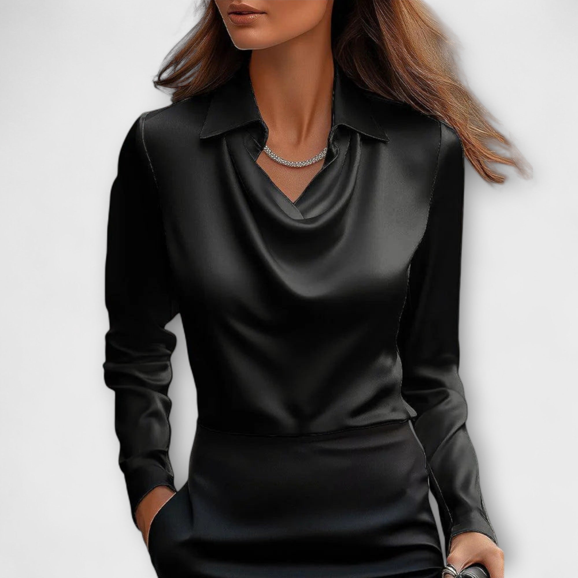 Skinny Bluse med Volangkrage