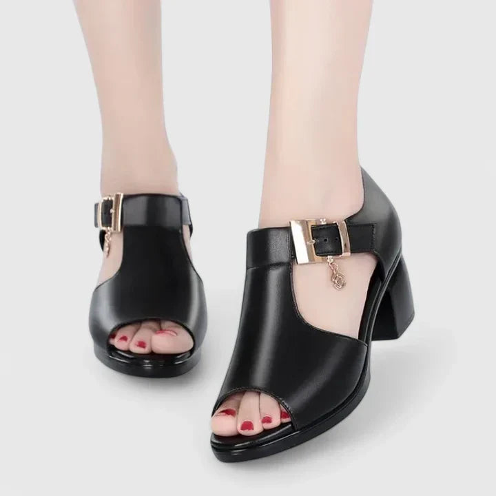 Lyzanne | Elegante Sandaler