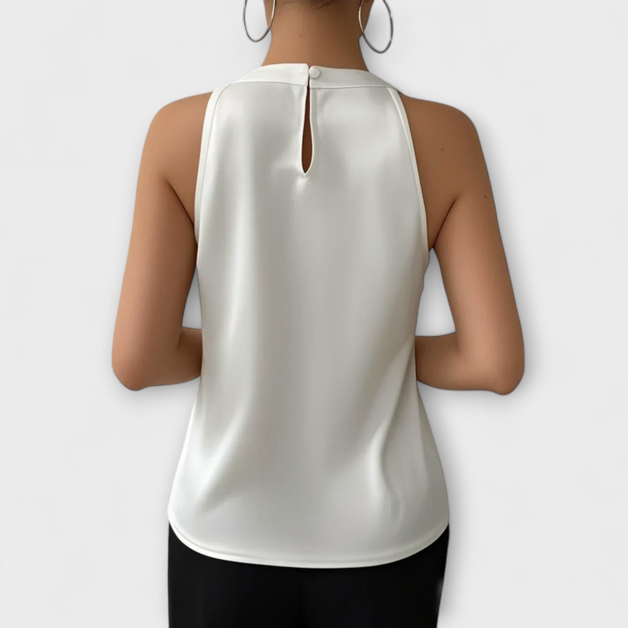 Skye | Chic Sateng Bluse med Off-Shoulder Design