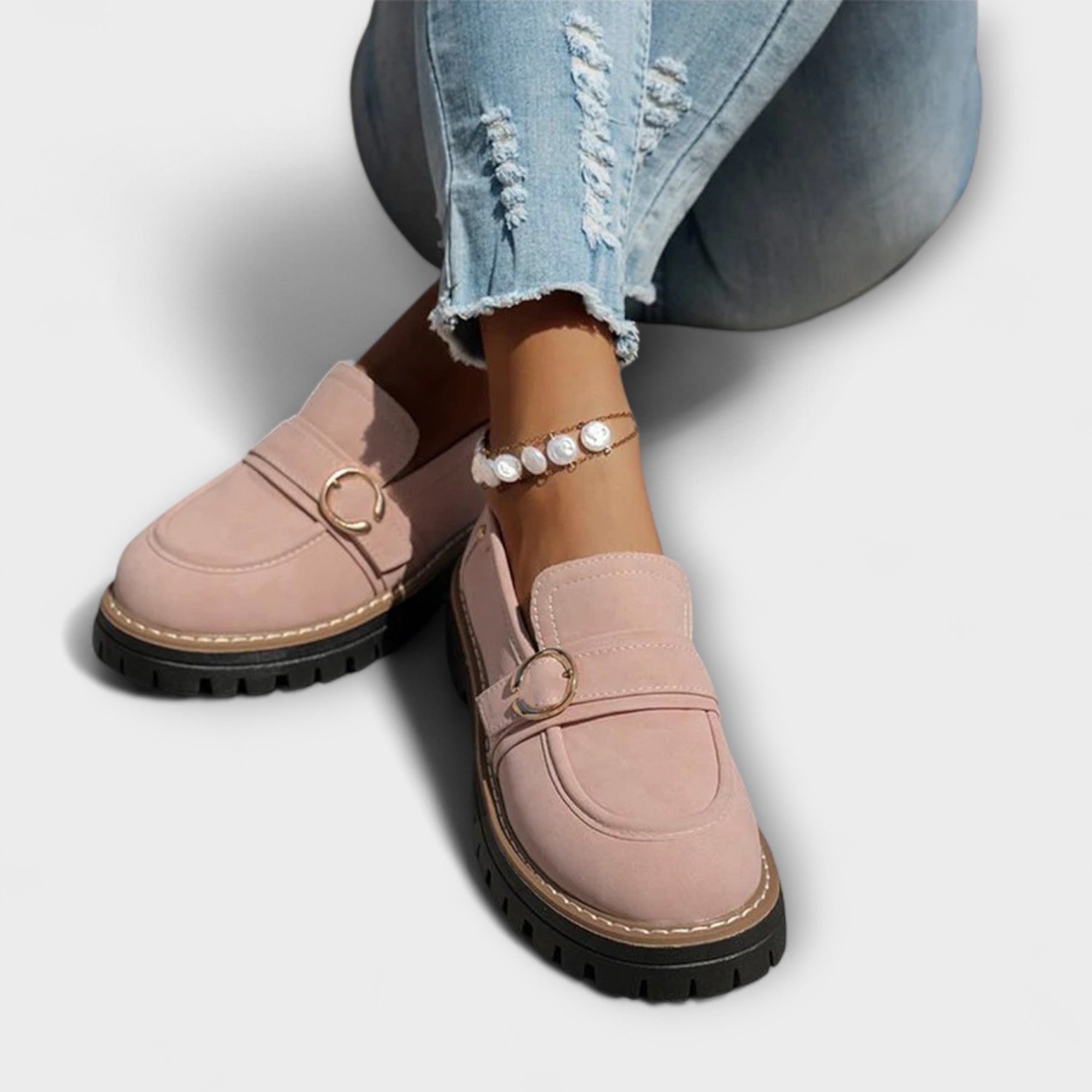 Kari | Spenne Suede Loafers