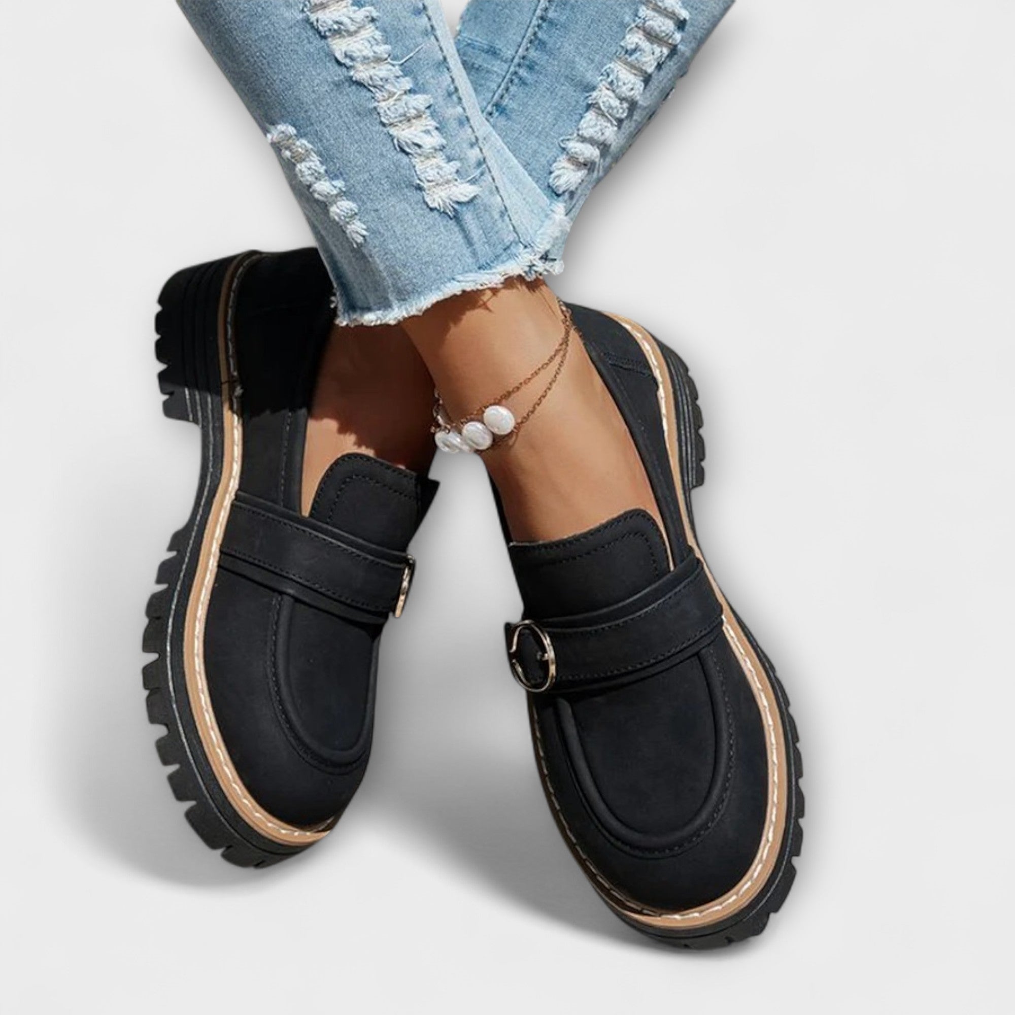 Kari | Spenne Suede Loafers