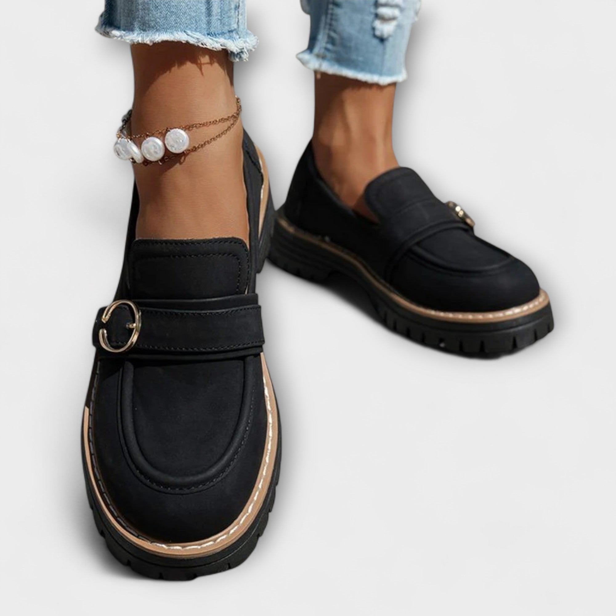 Kari | Spenne Suede Loafers