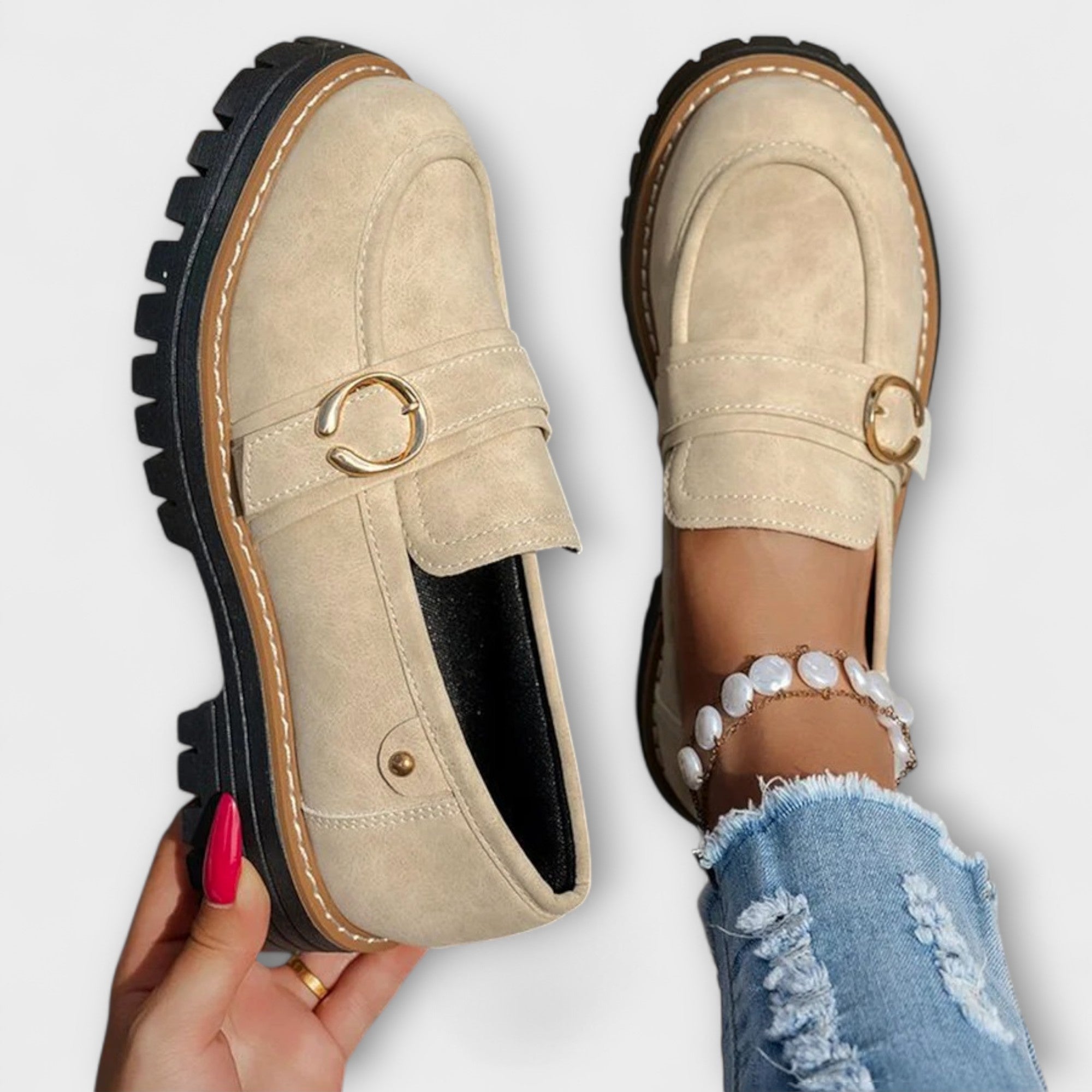 Kari | Spenne Suede Loafers