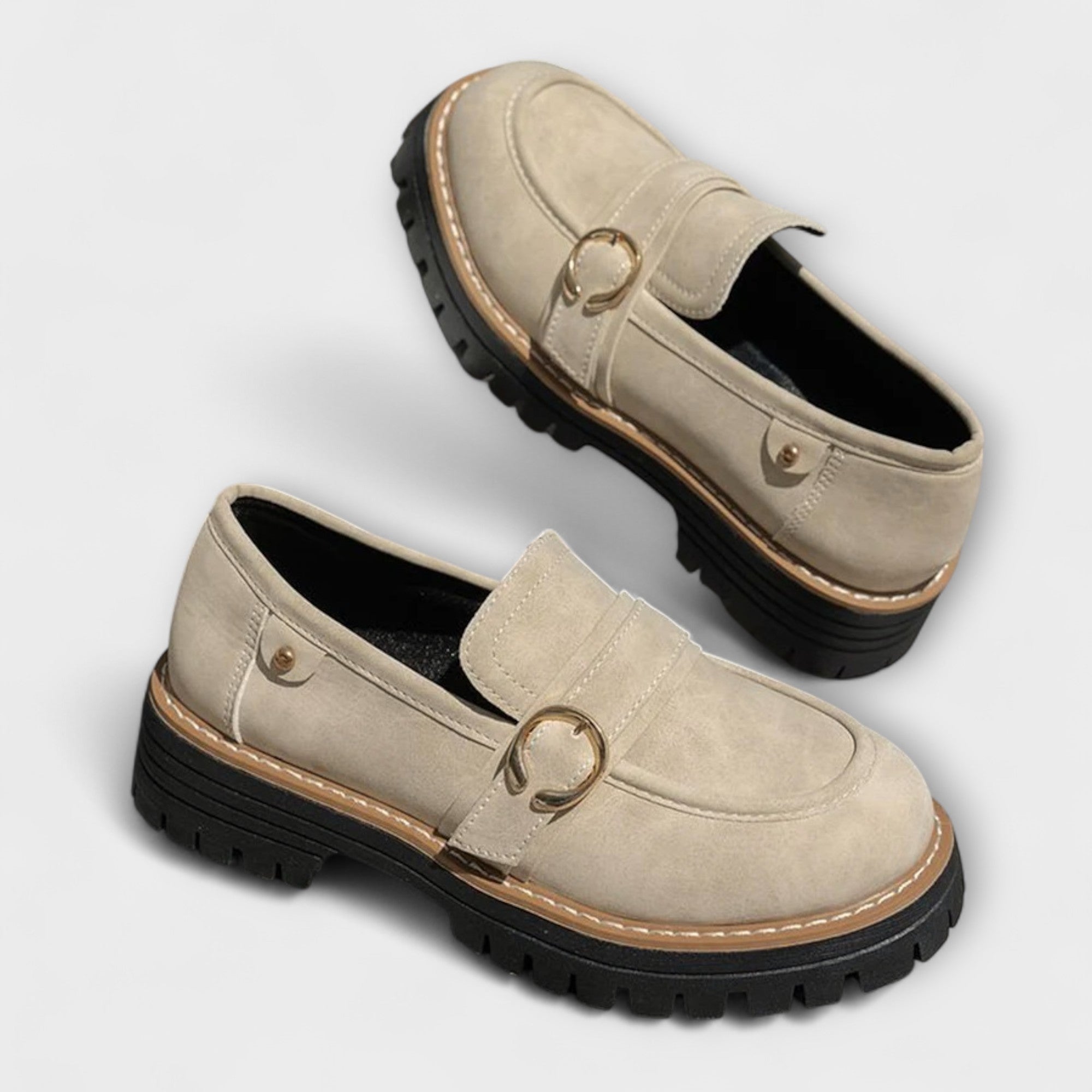 Kari | Spenne Suede Loafers