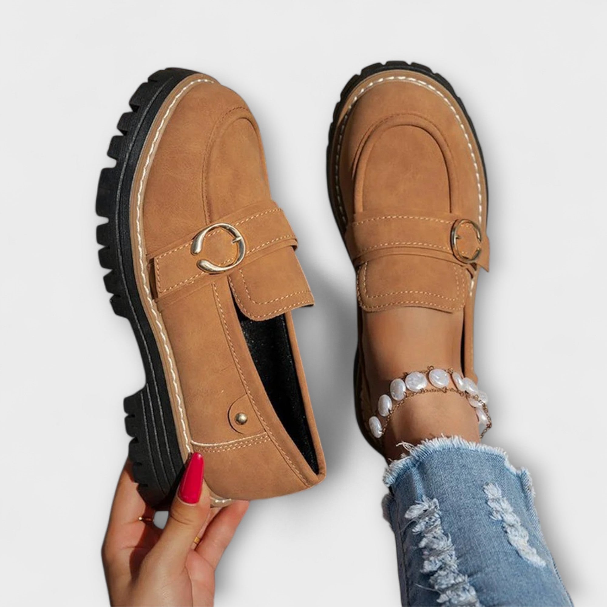 Kari | Spenne Suede Loafers